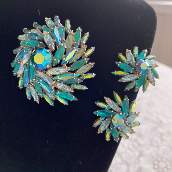 Vintage Sherman Domed Brooch and Earrings set - Picture 2 of 4